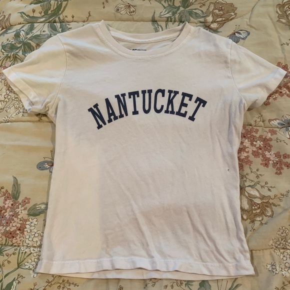 Brandy Melville Tops - RARE Brandy Melville Nantucket T-Shirt💙